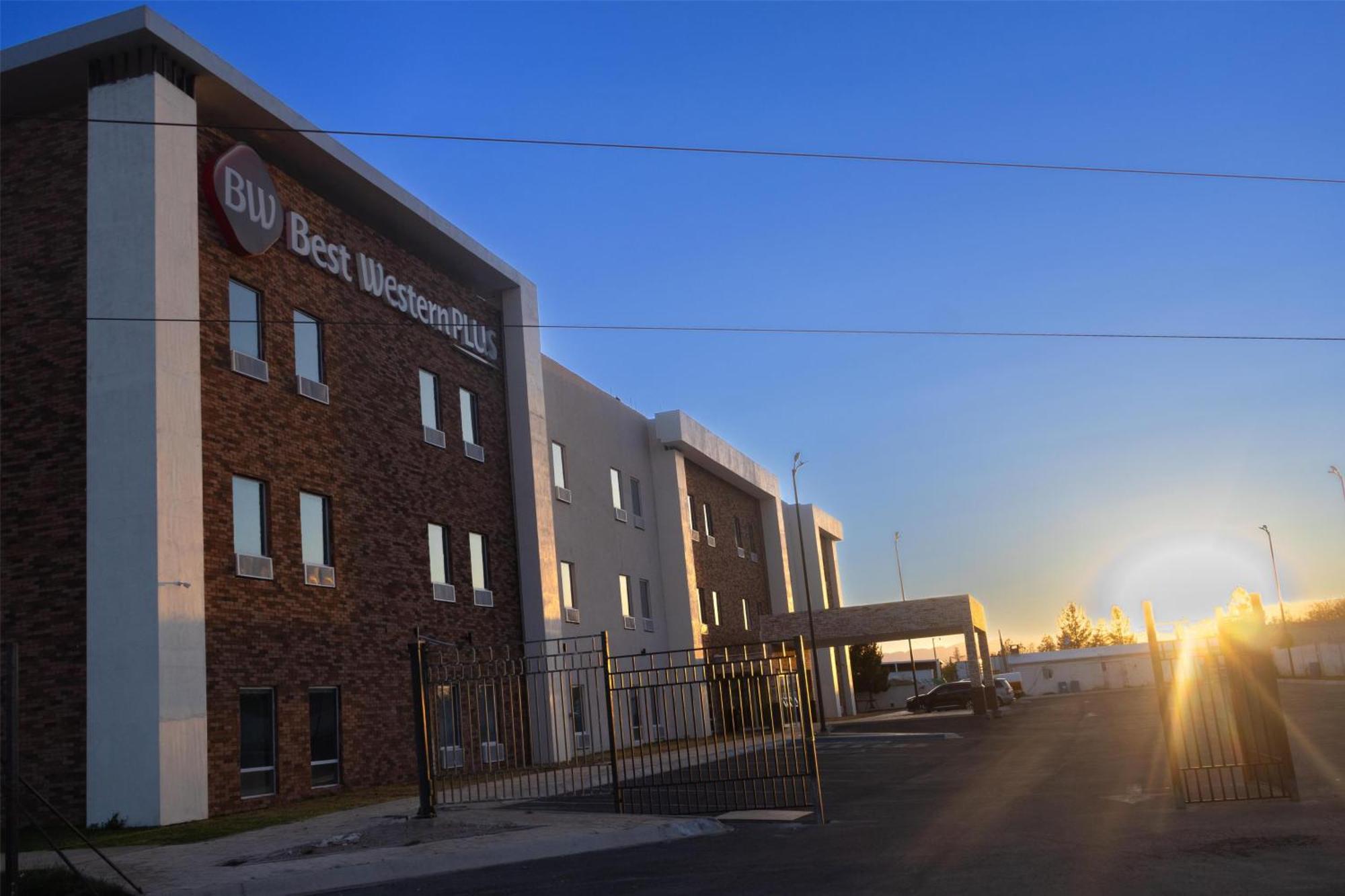 Best Western Plus Sacramento Chihuahua Dış mekan fotoğraf
